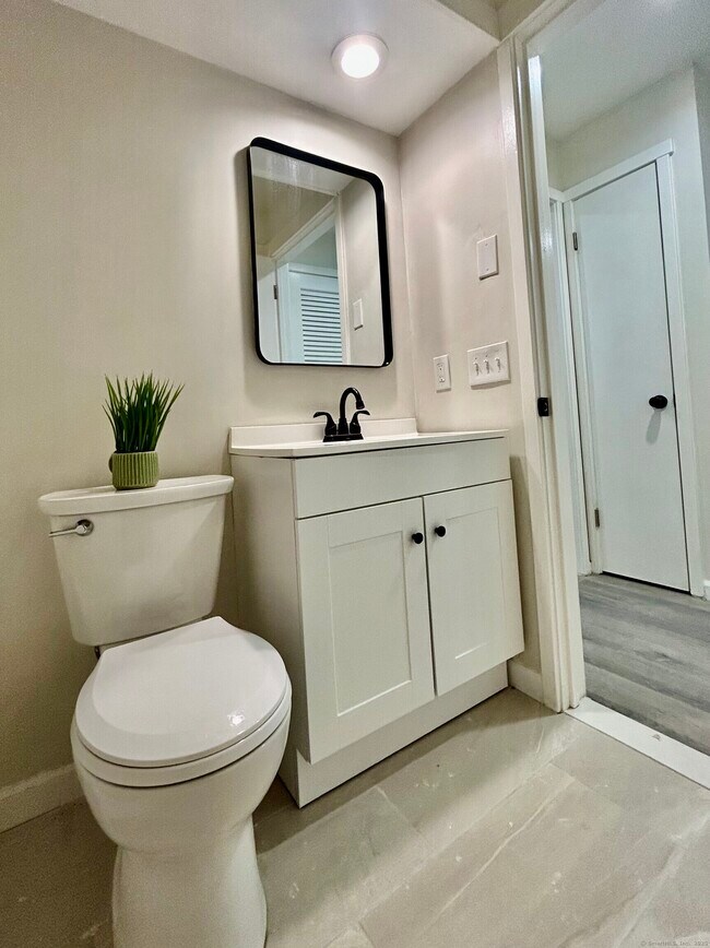 Building Photo - 114 Heritage Vlg