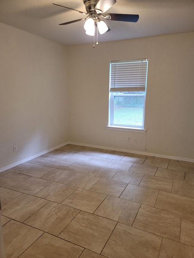 Building Photo - 1028 Chitwood St