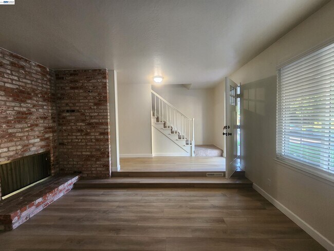Building Photo - 1829 Rosetree Ct