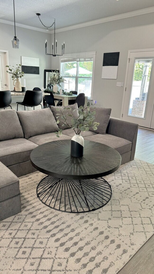 Building Photo - 2064 Constitution Dr