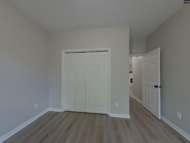 Building Photo - 12 Red Cedar Dr