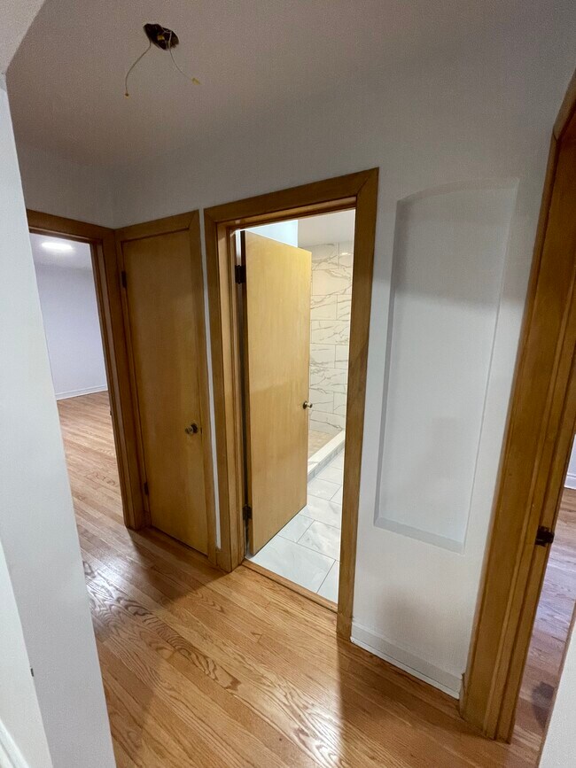 Bedroom's hallway - 2200 N Leamington Ave