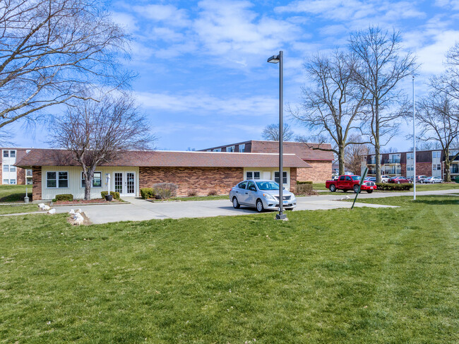 Building Photo - Pine Ridge Apartments