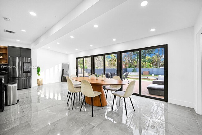 Building Photo - 112 NW 53rd St