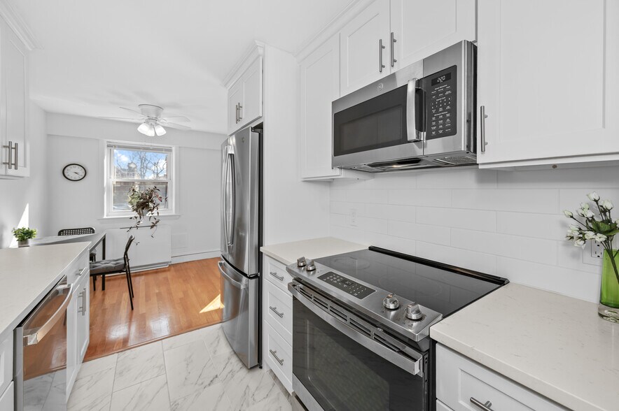 Building Photo - 131 Sewall Ave