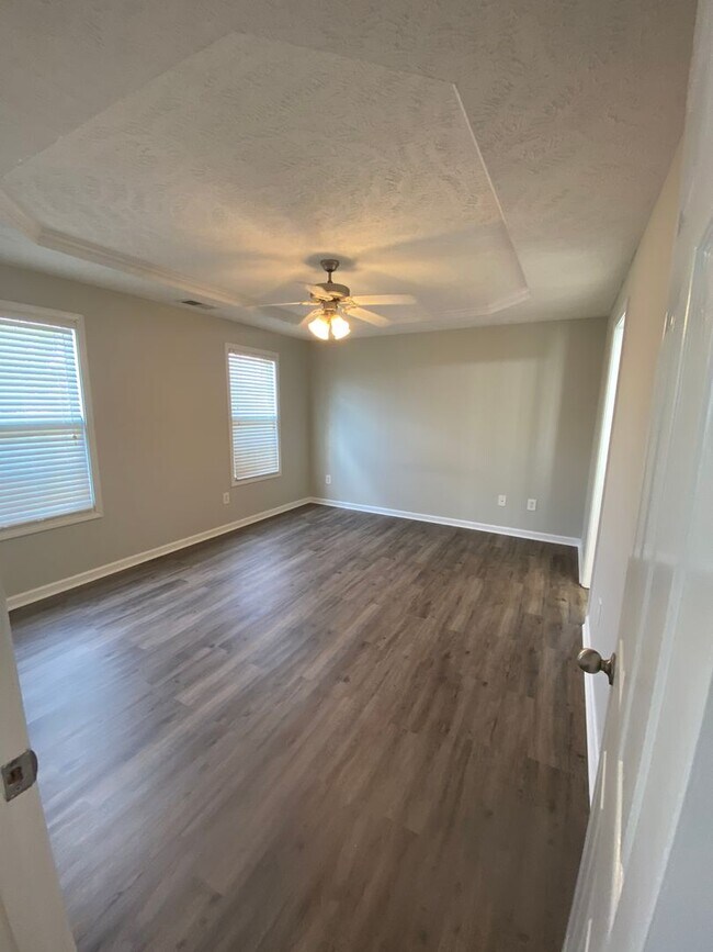 Building Photo - Great Home!  Great Location