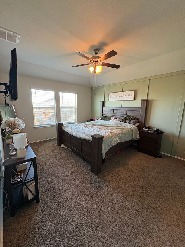 Building Photo - 4 bedrooms Home in Creekside Hills