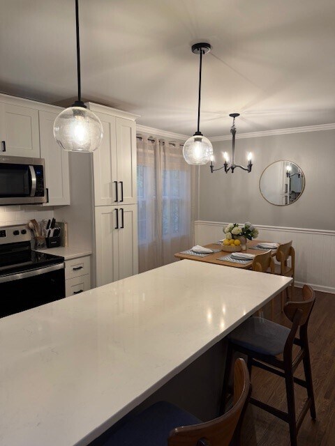 Building Photo - 401 Vinecrest Dr