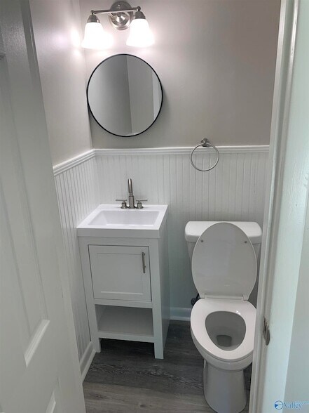 Building Photo - 2007 College St SE