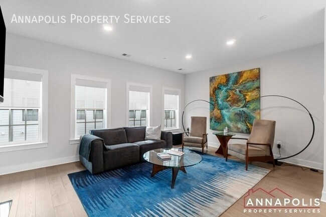 Building Photo - 285 West St