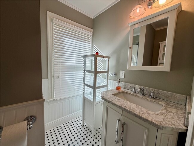 Building Photo - 1621 Cherryhurst St