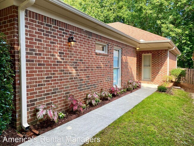 Building Photo - 3 br, 2 bath House - 1125 Berwick Road