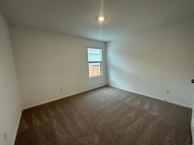 Building Photo - 346 Carmello