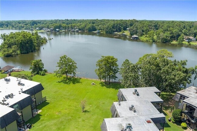 Building Photo - 337 Riverbend Dr