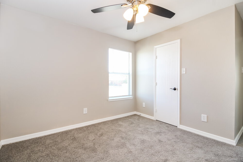 Building Photo - 1401 Carrigan Ln