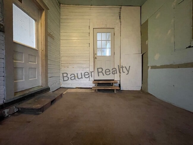 Building Photo - Affordable 3 Bedroom Home