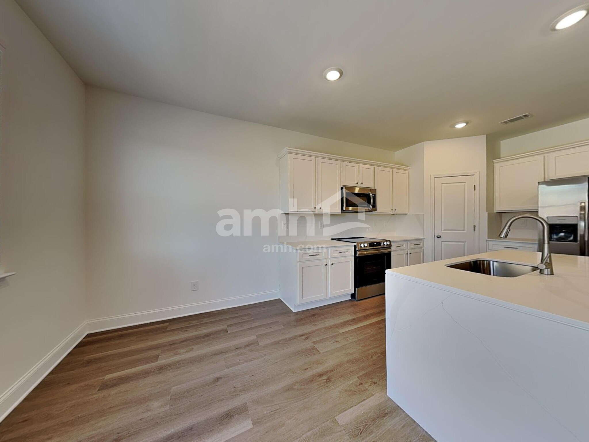 Building Photo - 522 Pointe Dr