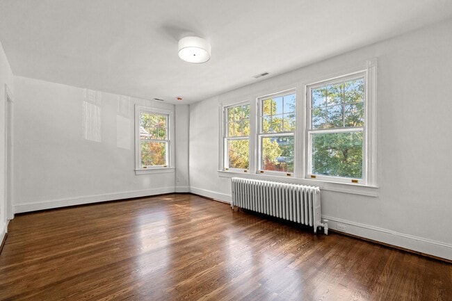 Building Photo - 2814 Bellevue Terrace NW