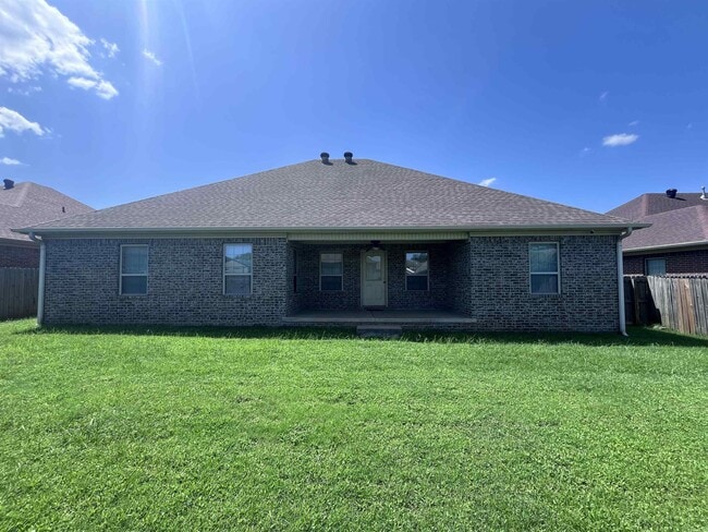 Building Photo - 1808 Airborn Dr