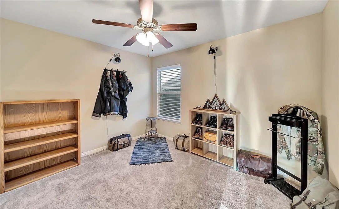 Building Photo - 3701 Castleton Dr