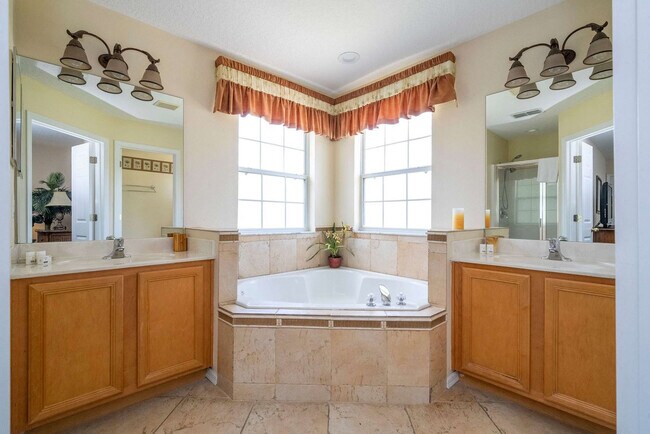 Building Photo - 8543 La Isla Dr