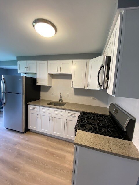 Building Photo - 9602 Golf Terrace