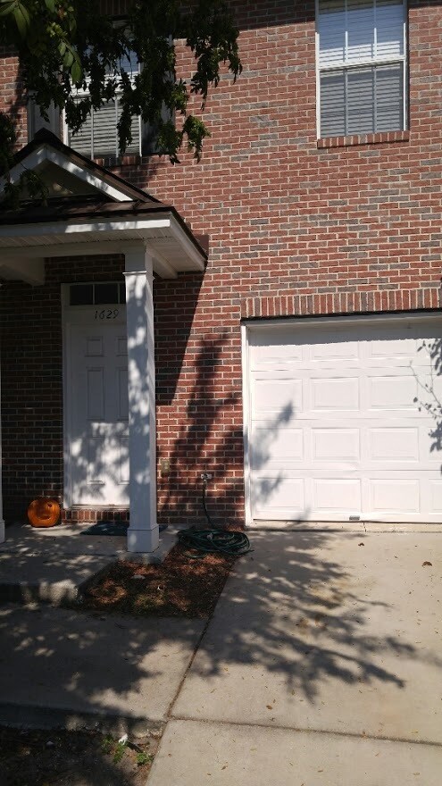 Building Photo - 1629 Landau Rd