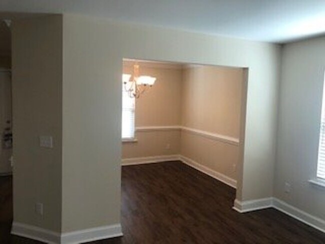 Building Photo - 44 Hartland Ct