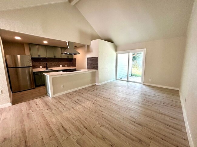 Building Photo - 1005 W MLK #A