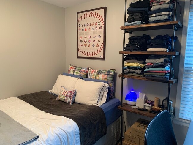 Building Photo - 146 N Brockway St