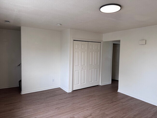 Building Photo - 2455 W 450 N