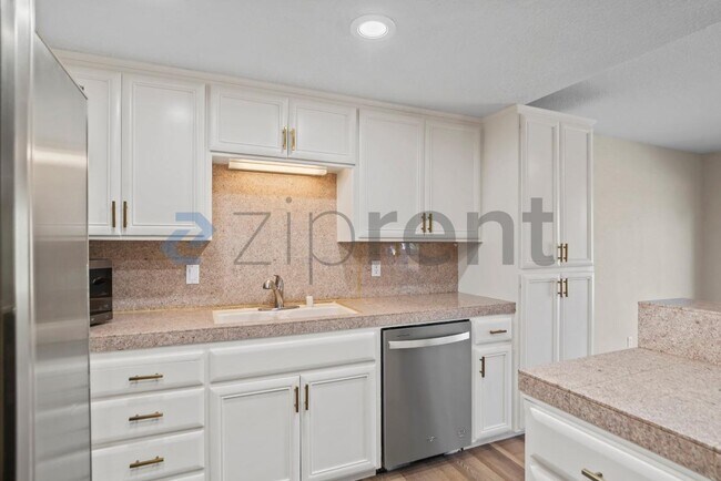 Building Photo - 2472 Camino de Jugar