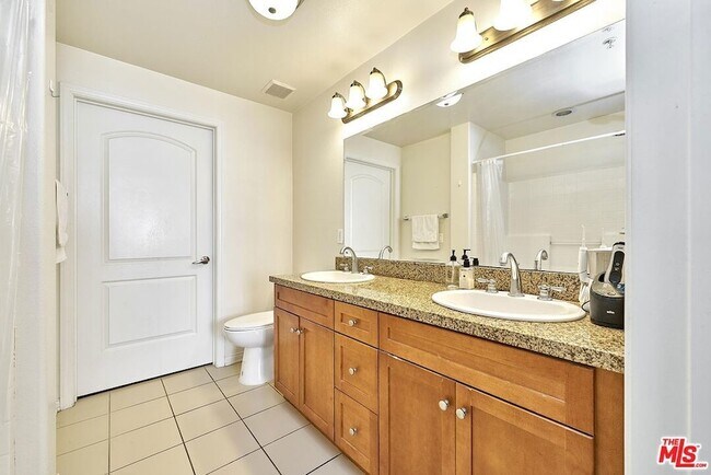 Building Photo - 360 W Ave 26