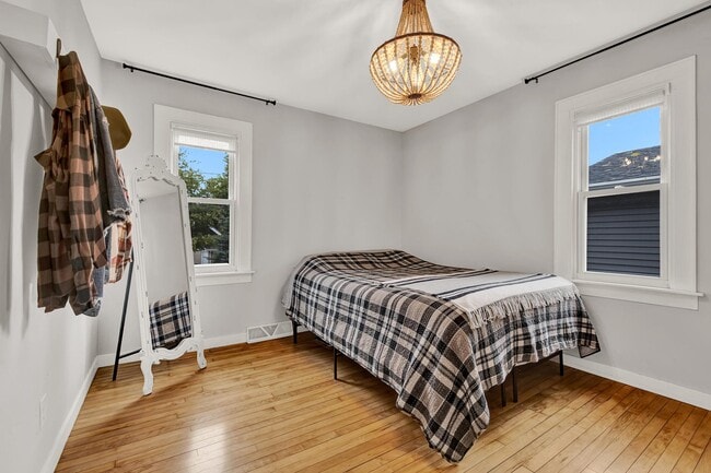 Building Photo - 3124 S Ellen St