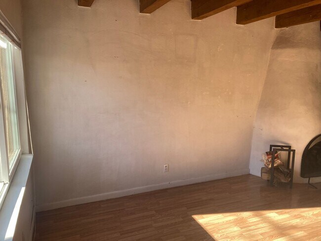 Building Photo - 406 Griffin St