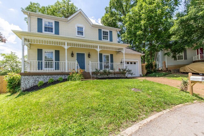 Building Photo - Charming Cul-de-Sac Home with Porch Swing & Wooded Views – 15 Mins from Nashville!