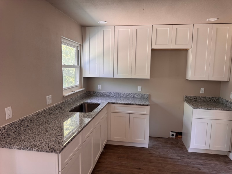 Building Photo - 331 Longview Dr