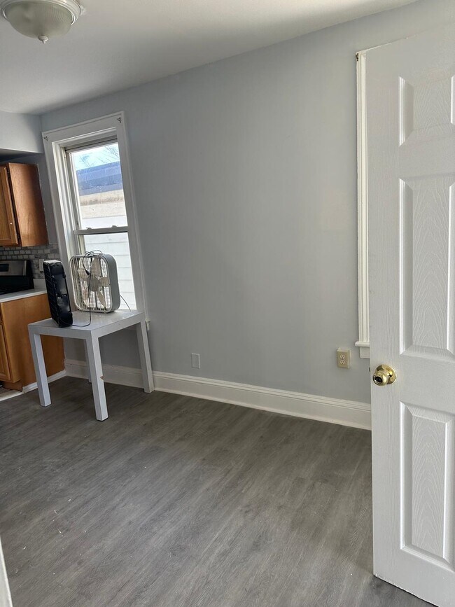 Building Photo - 31 E 32nd St