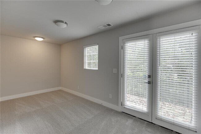 Building Photo - 721 Taylor Ct