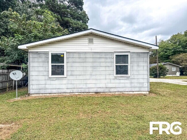 Building Photo - 122 Blaire Ln