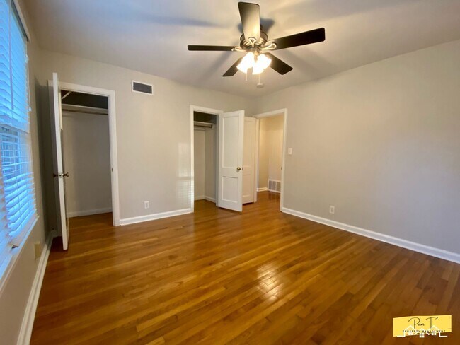 Building Photo - 304 Columbus Dr