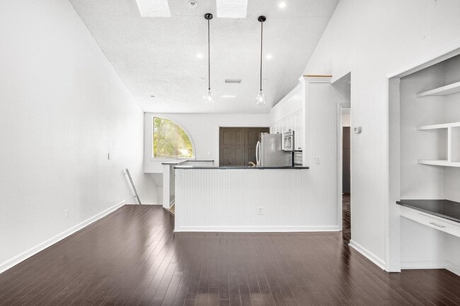 Building Photo - 8983 Heron Walk Dr