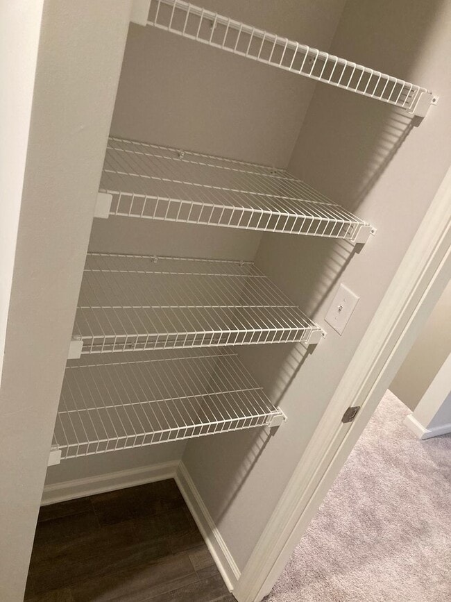 Building Photo - ** Apply TODAY ** Possibly Have Keys in Hand TOMORROW **