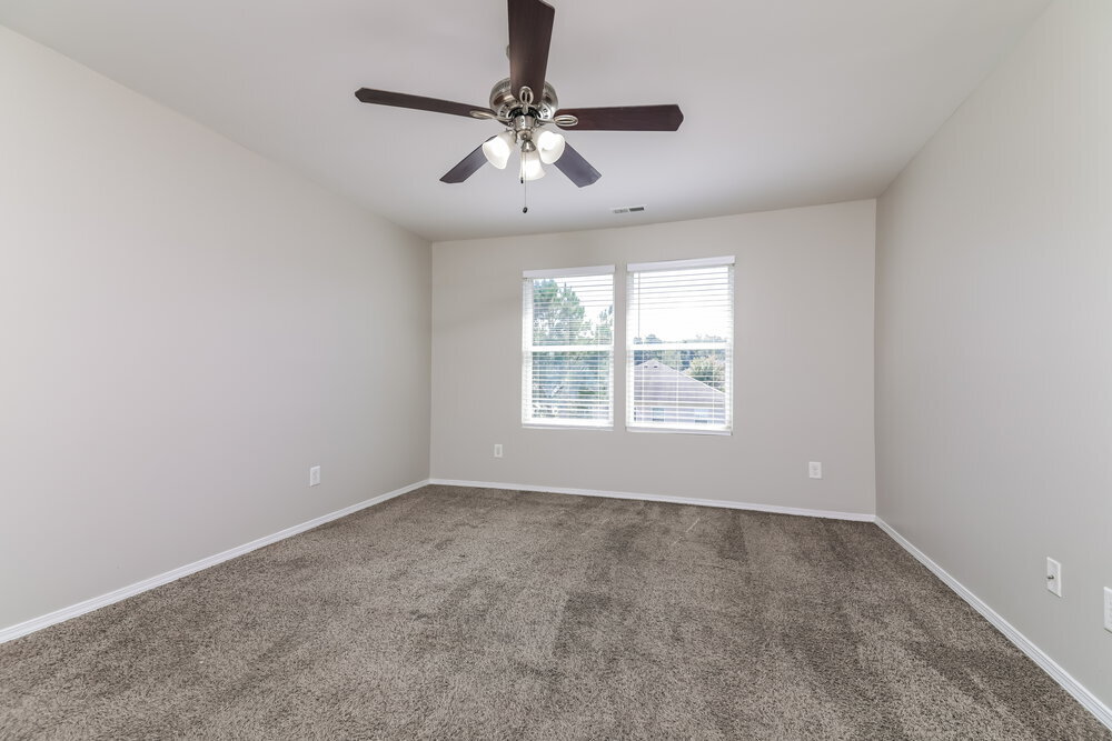 Building Photo - 547 Kerriann Ln
