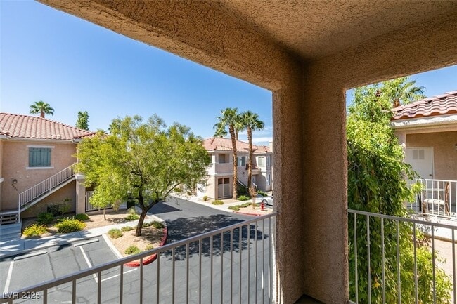 Building Photo - 251 S Green Valley Pkwy