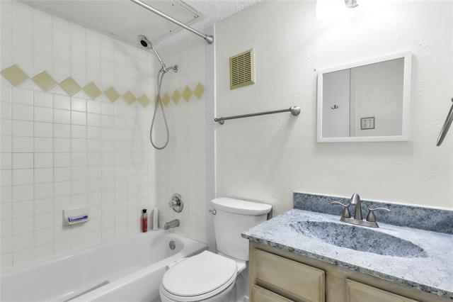 Building Photo - 4234 Cuesta Dr