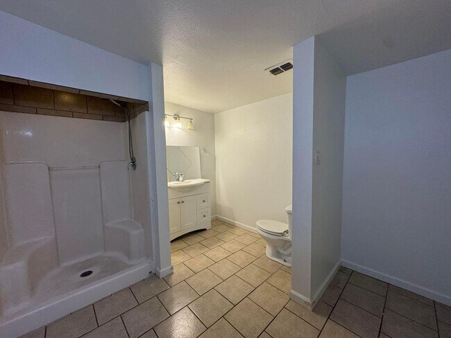 Building Photo - Spacious, remodeled 4 Bed, 2 Bath Home in Lubbock, TX