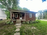 Building Photo - 565 E 96th St