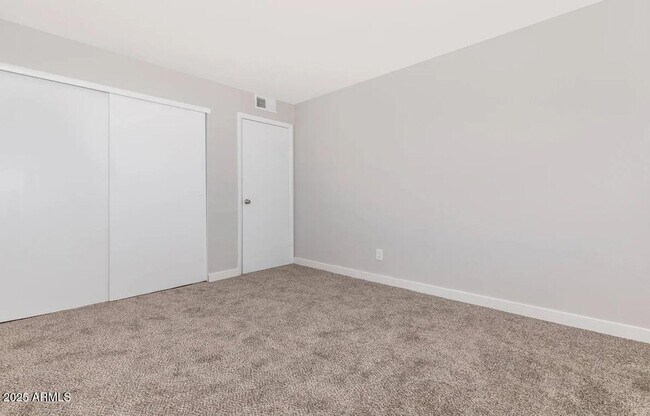 Building Photo - 10860 N 85th Ave