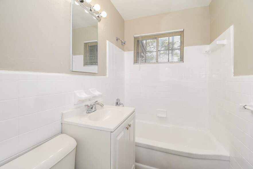 Building Photo - 5135 Archery Ave